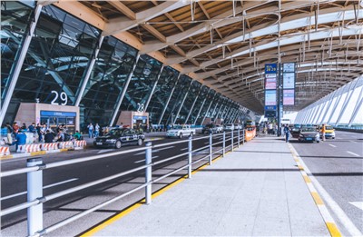 你知道機場都用什么廣播嗎？會斷播嗎？會出故障嗎？